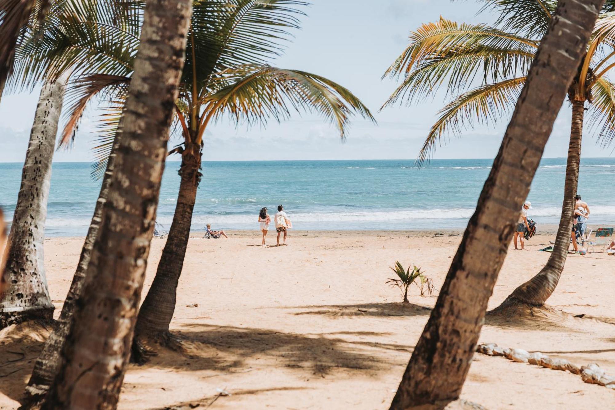Oceanview Apartment Steps To The Beach Luquillo Exterior foto